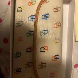 Dooney and bourke wallet